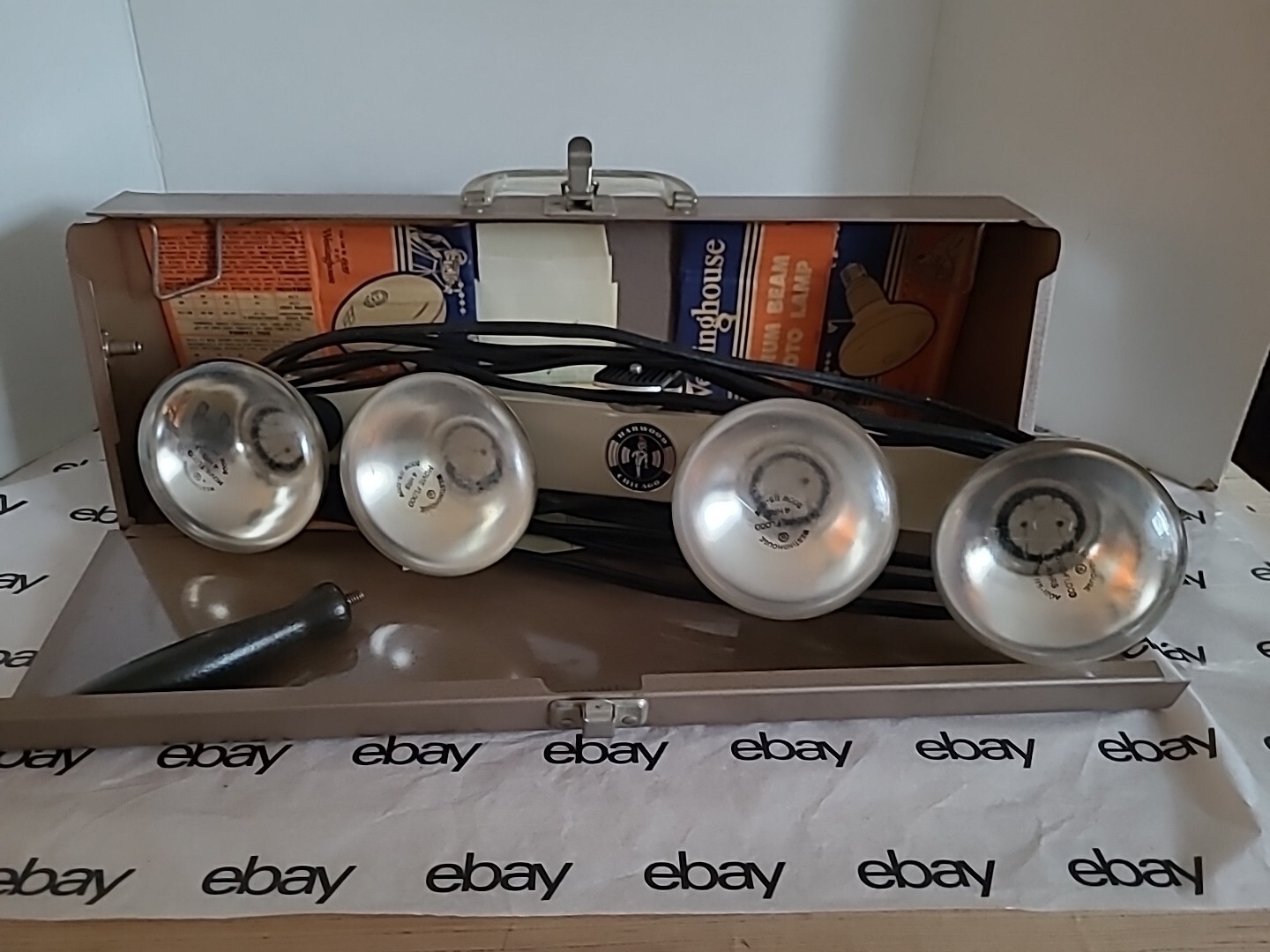 Harwood Set Lighting 17 inch light bar for home studio sturdy metal carry case