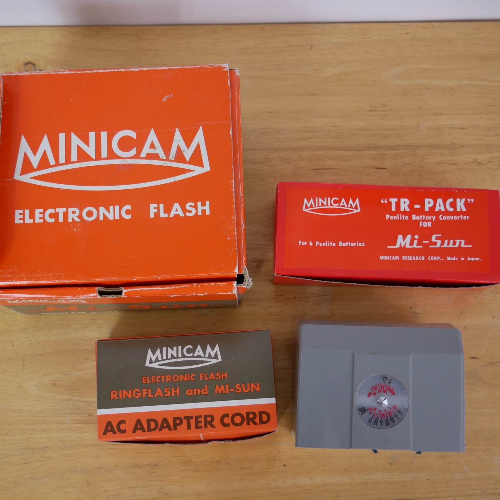 Vintage MiniCam Electronic Flash Mi-Sun Camera Flash AC Adapter Battery Case