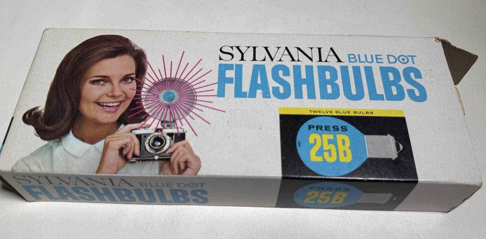 Vintage Sylvania Blue Dot Press 25B Flashbulbs 12 Bulbs W/Original Box