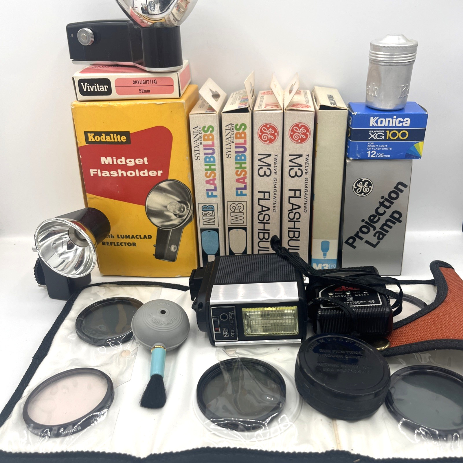 Vintage Bundle of GE/Sylvania Flashes, Flash Holders, Flashbulbs & Filters