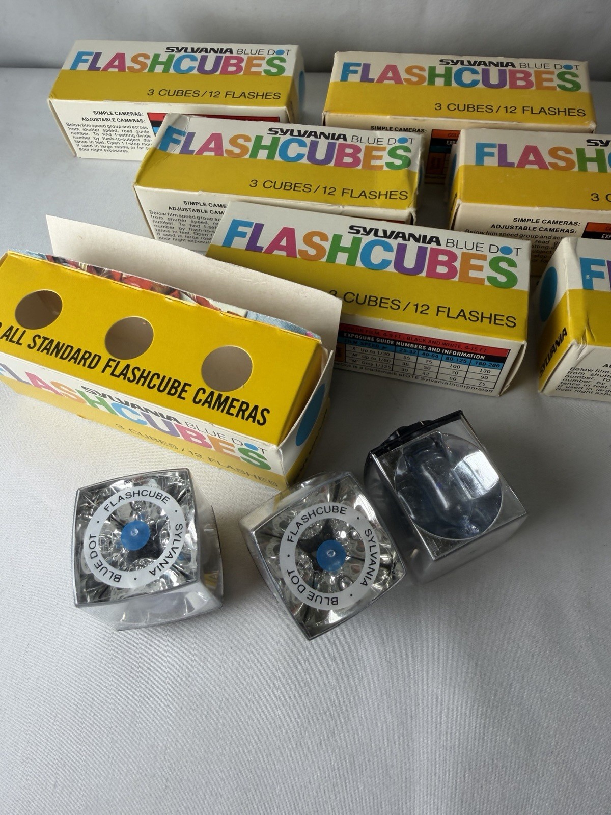 VINTAGE Sylvania Flash Cubes Blue Dot Pack of 3 – 7 Boxes 84 Flashes New!