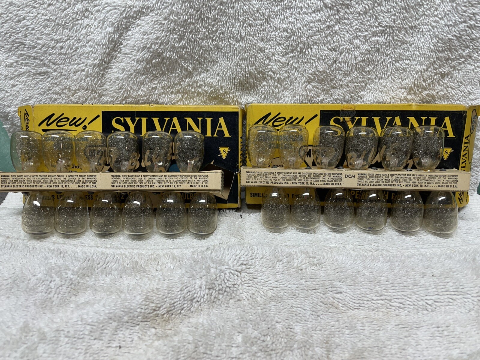 2 Boxes Of Sylvania Blue Dot M25 Zirconium Filled Superflash Bulbs 12 In Each Bx