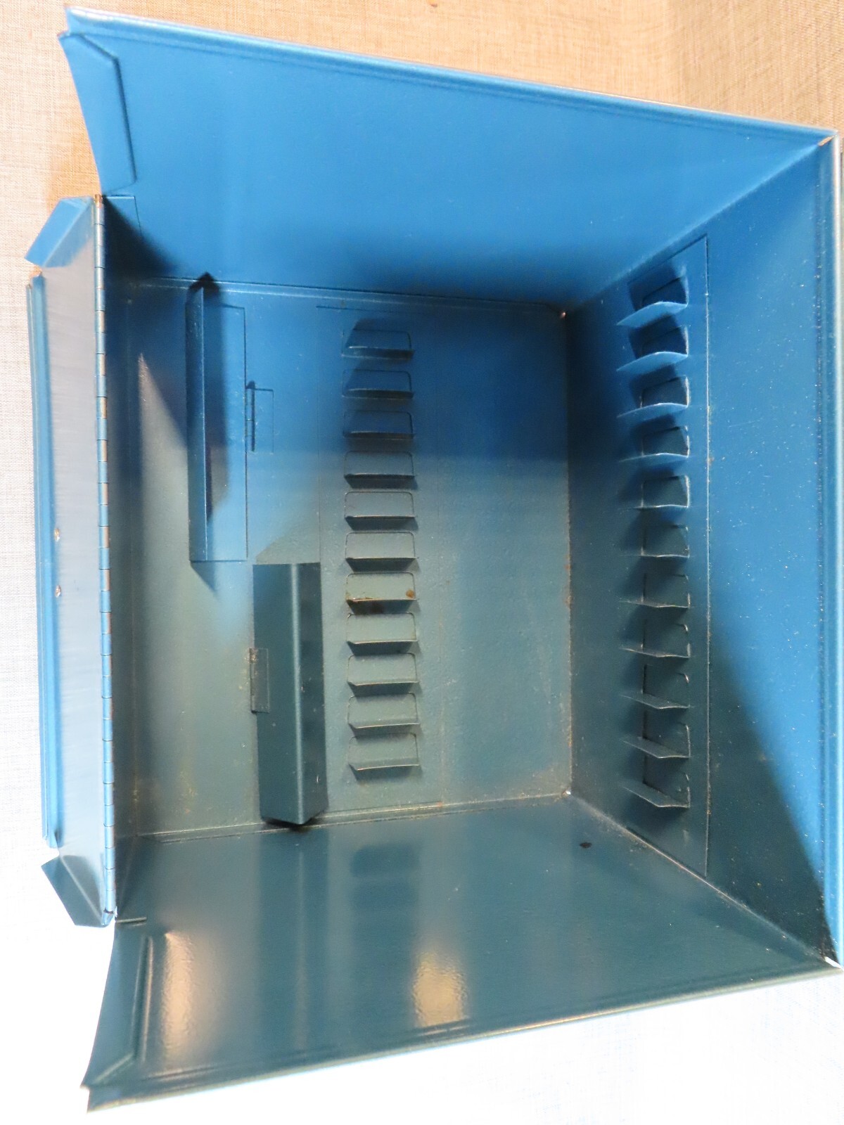 Vintage LOGAN Super 8 Film Can Storage Case – Blue Metal – Nice Condition