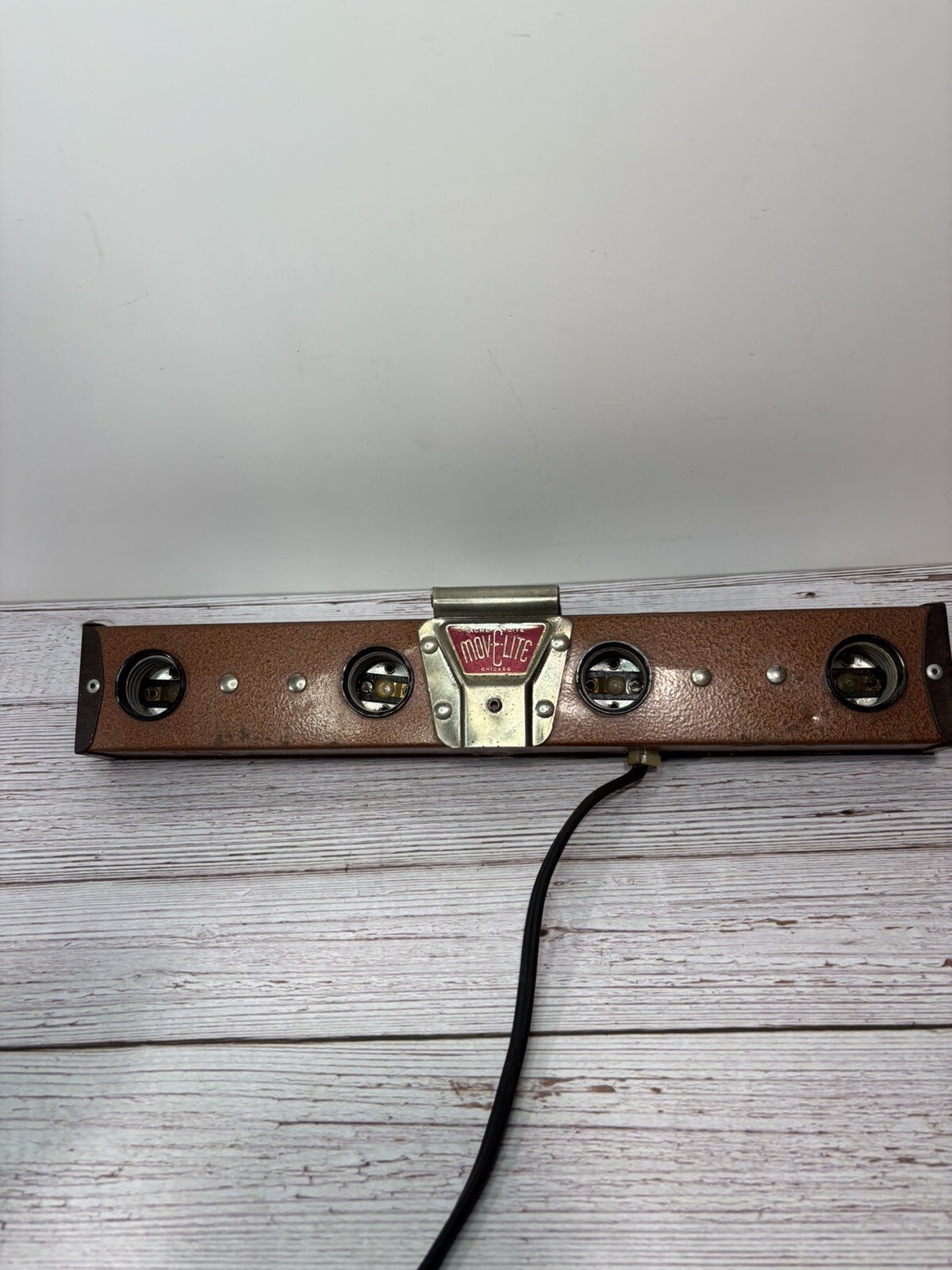 VTG Light Bar Hollywood MOV-E-LITE 4 Lamp Light Bar Stage Light