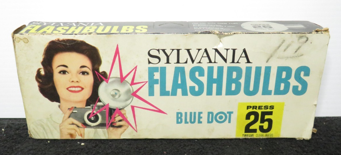 VINTAGE SYLVANIA FLASHBULBS BLUE DOT PRESS 25 10 BULBS