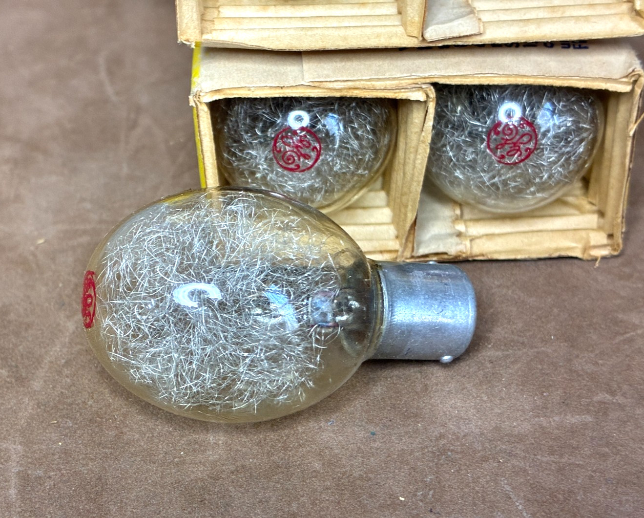 Vintage GE GENERAL ELECTRIC Sure Fire #5 Flashbulbs ~ New Old Stock ~ 12 Bulbs