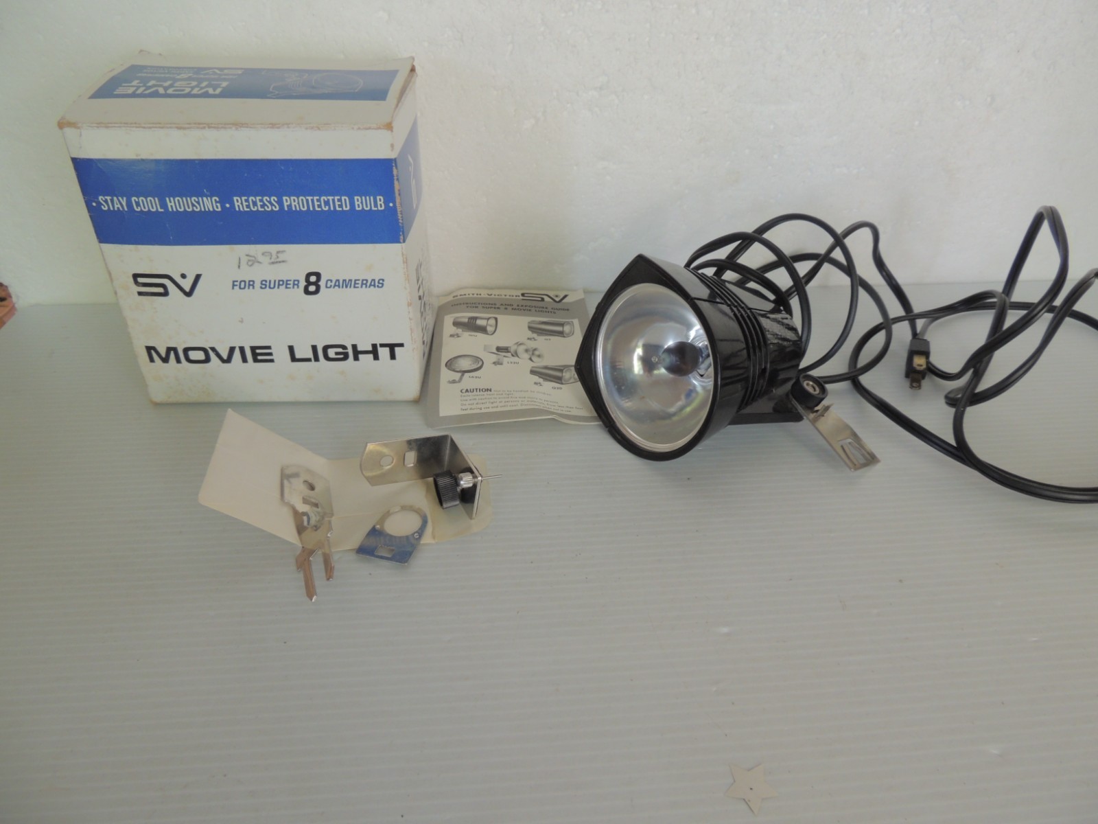Smith-Victor Movie Light Model Q1U for Super 8 Cameras in Box Working 650 Watt