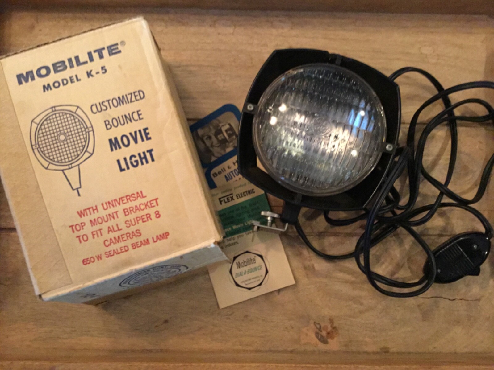 VINTAGE MOBILITE MODEL K-5 SUPER 8 CAMERA MOVIE LIGHT