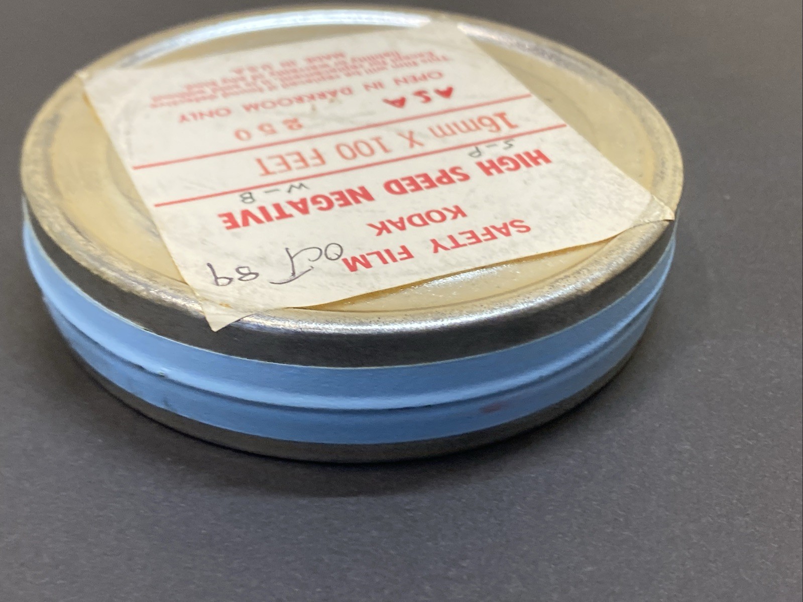 Kodak High Speed 16mm Film ASA 250 Round Tin Container Canister 100 FEET EXP
