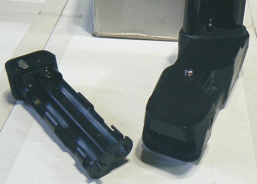 Nikon MB-10 Multi Power Battery Pack Grip for Nikon F90X / N90S – Made in Japan