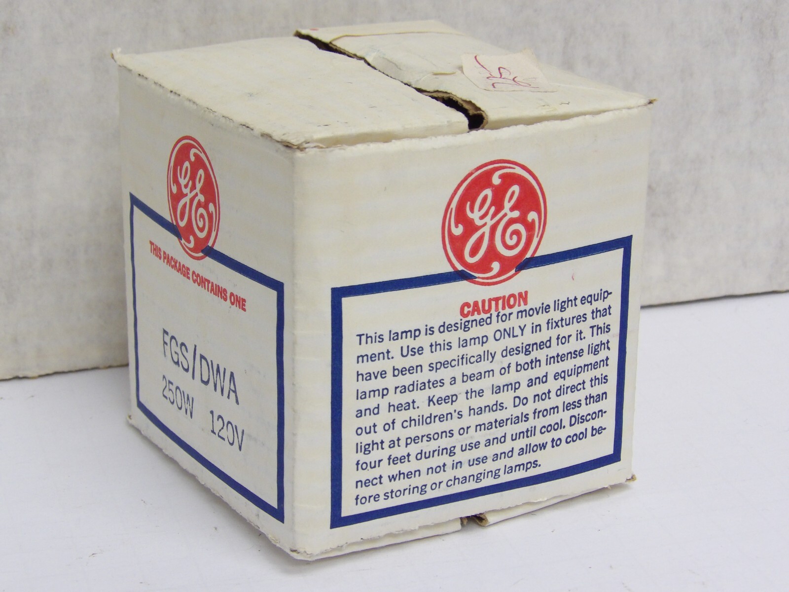 General Electric Photo Lamp FGS/DWA 250W 120V CG361-AR Vintage In-Box 063023WT