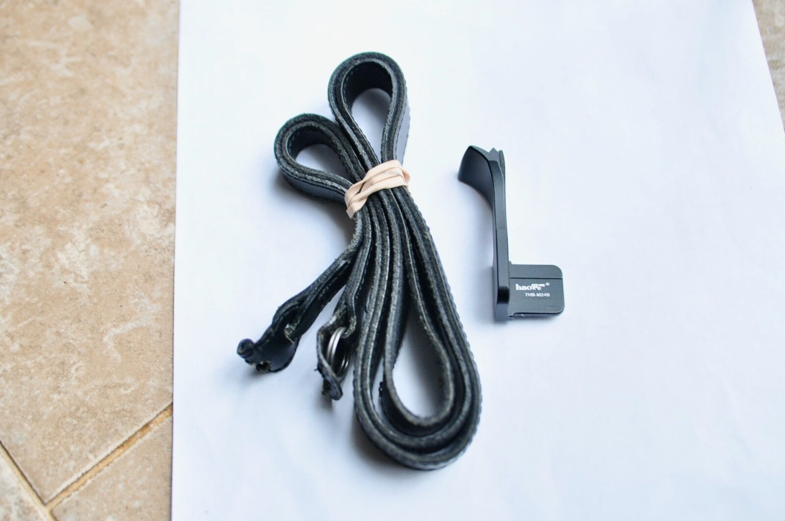 Leica Strap and Haoge M24B thumbs Up grip for Leica Typ M240,M240P,MTyp262