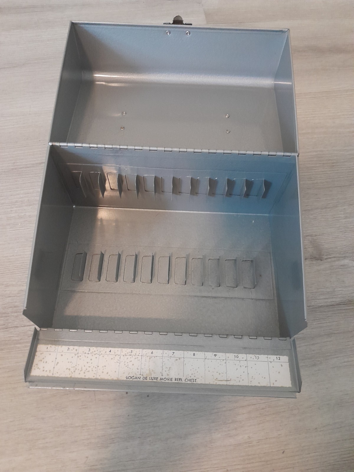 1960’s Logan De Luxe Super 8 Movie Reel Metal Carrying Case Holds Up to 12 Films