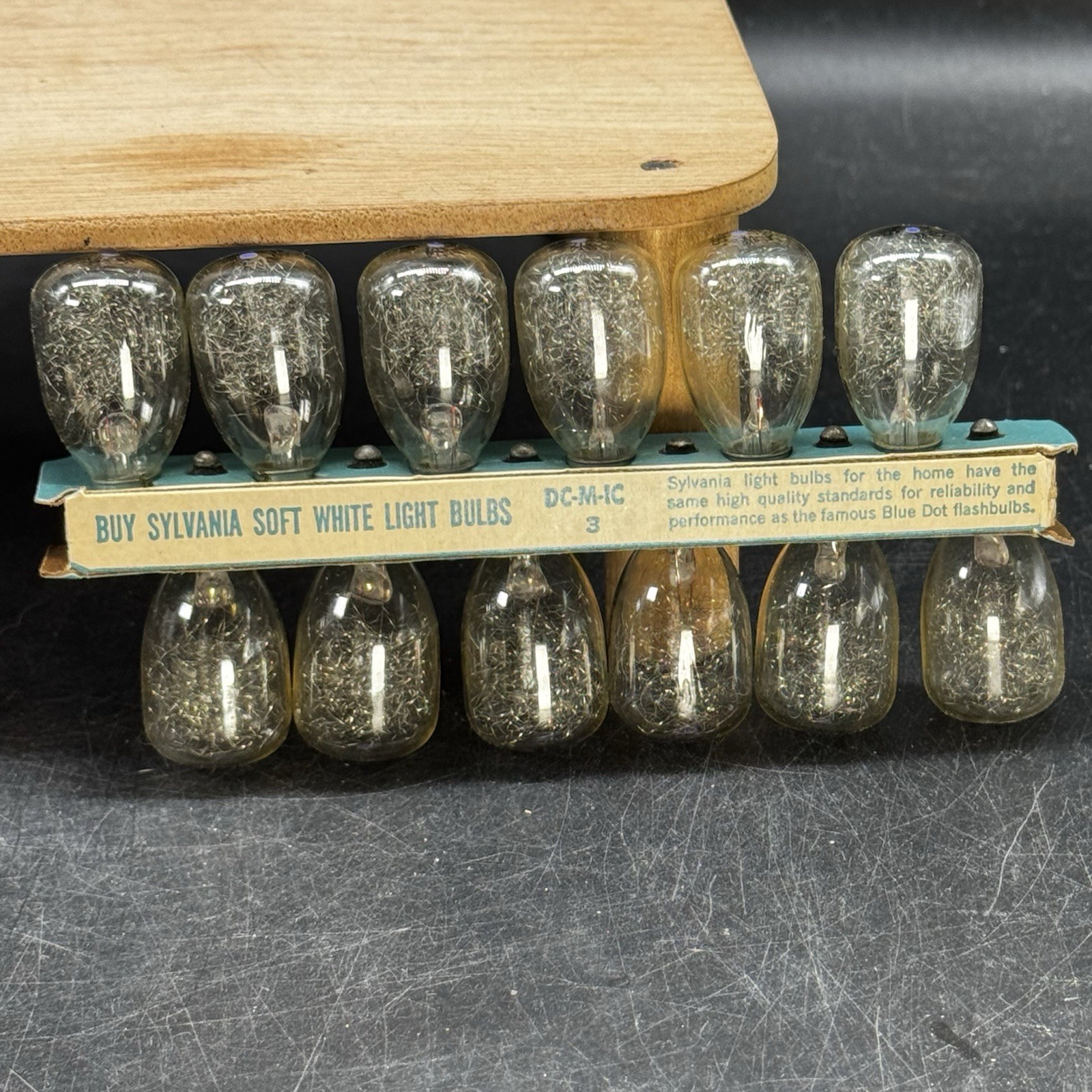 Sylvania M3 Blue Dot FlashBulbs 12 Clear Bulbs New Original Package Vtg 1960s