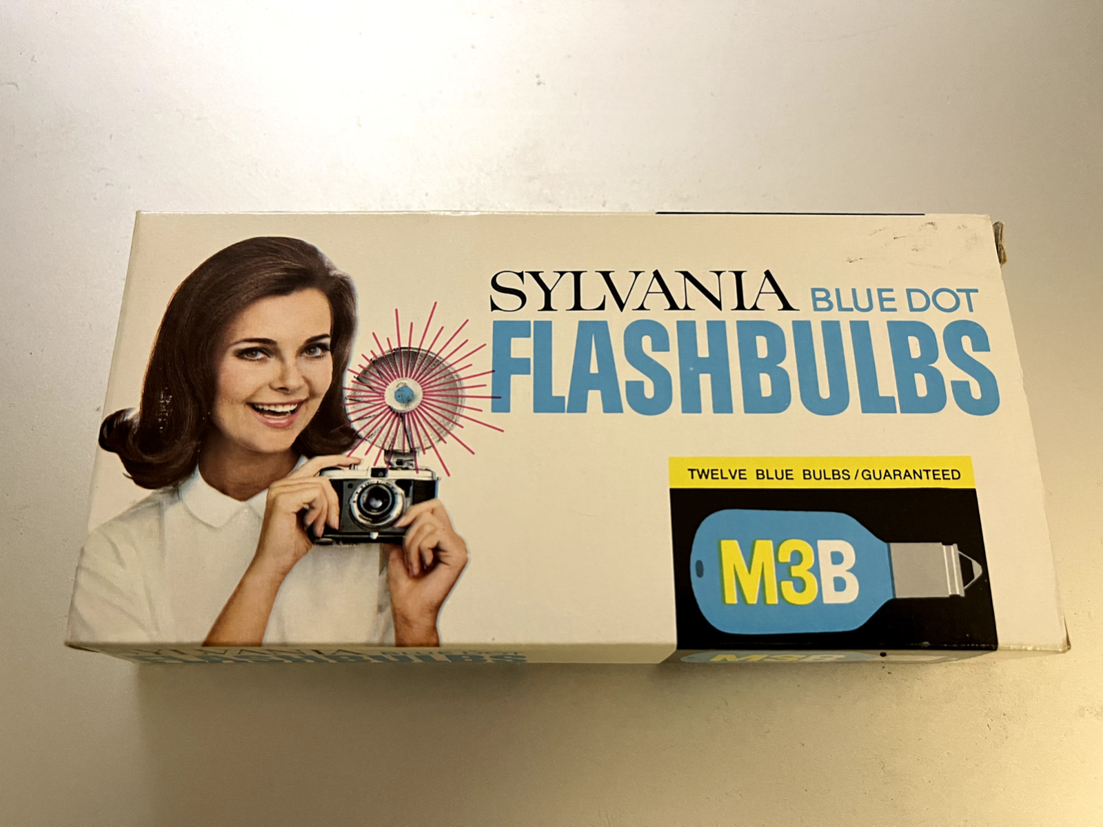 Vintage Sylvania blue dot flashbulbs M3B