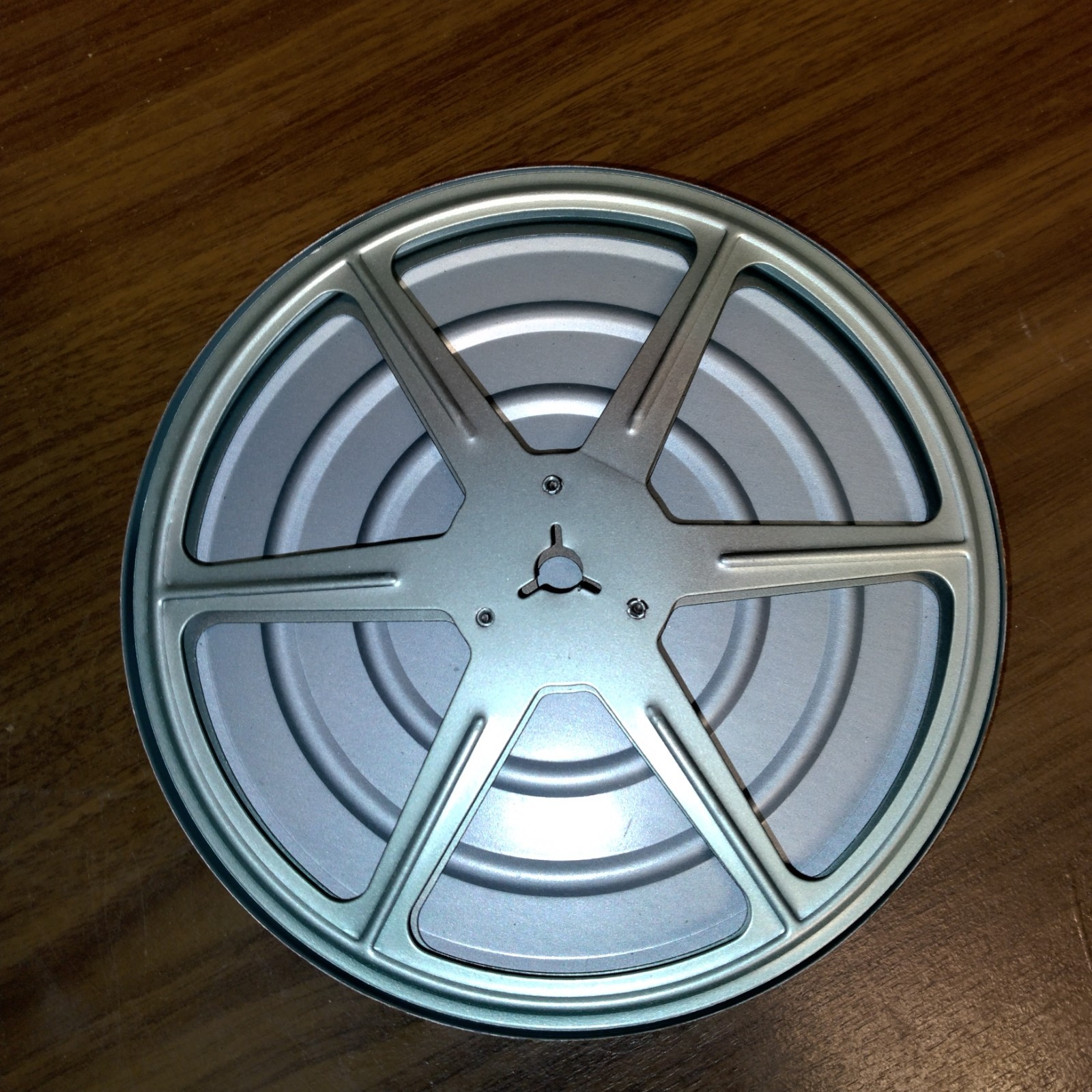 Vtg Hess’s Department Store 8mm 6″ Empty Movie Reel Metal Case
