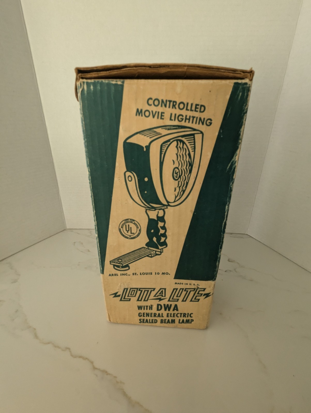 Vintage Arel Lotta-A-Lite No. 100 Controlled Movie Light w/DWA GE Sealed Lamp