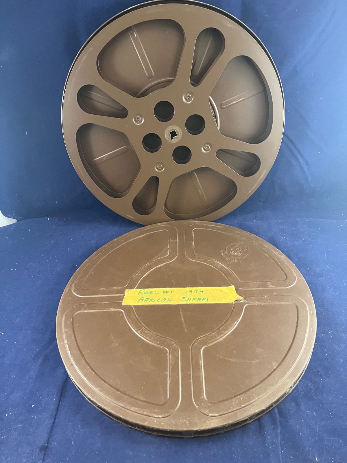 METAL GOLDBERG 1200″ 16MM 12″ FILM REEL WITH CANISTER