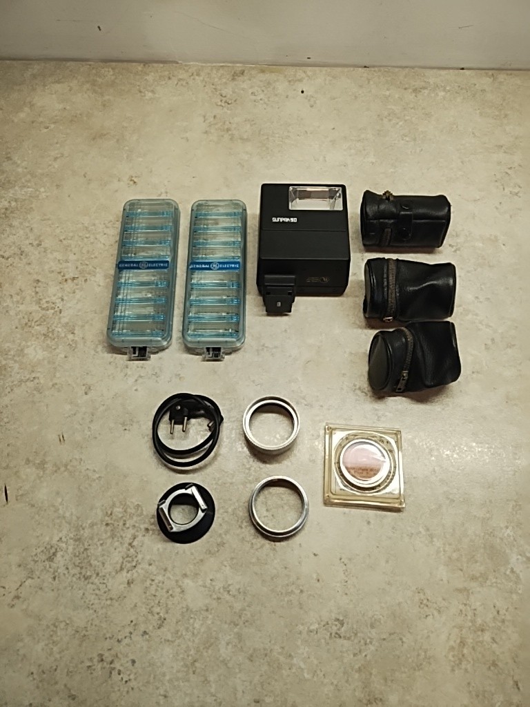 Lot of Vintage Mixed Camera Accessories Sunpak90 Black Leather 35mm Film Case