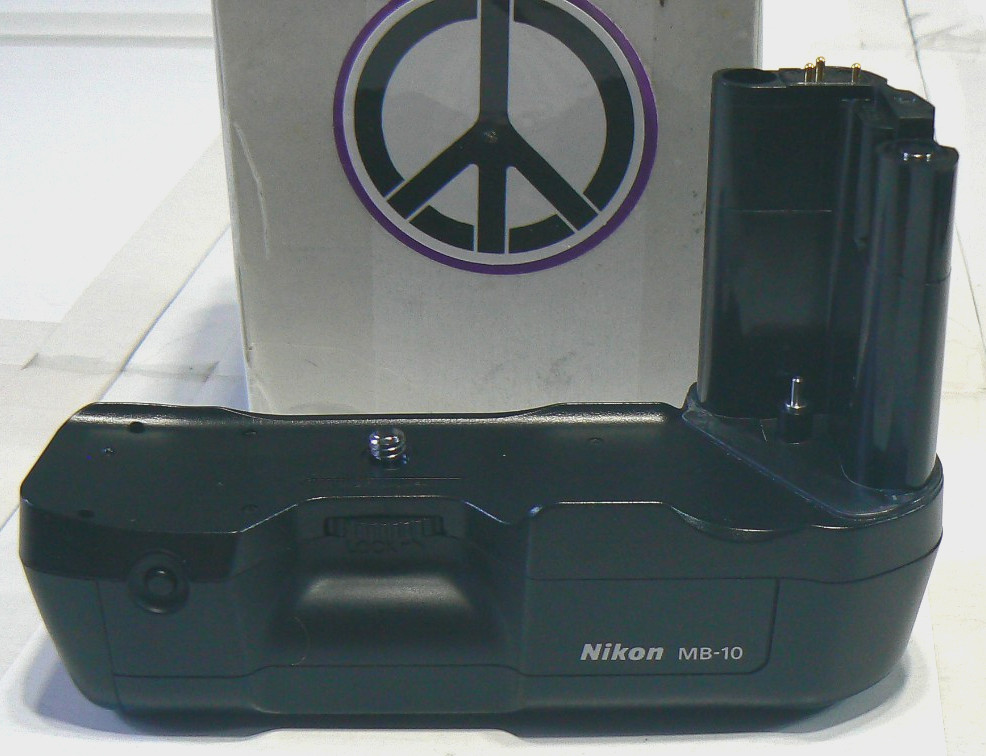 Nikon MB-10 Multi Power Battery Pack Grip for Nikon F90X / N90S – Made in Japan