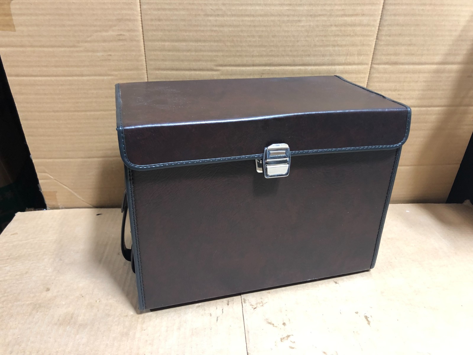 VINTAGE Brown LEATHER Hinomoto No.50 LARGE CAMERA BAG JAPAN With Strap!