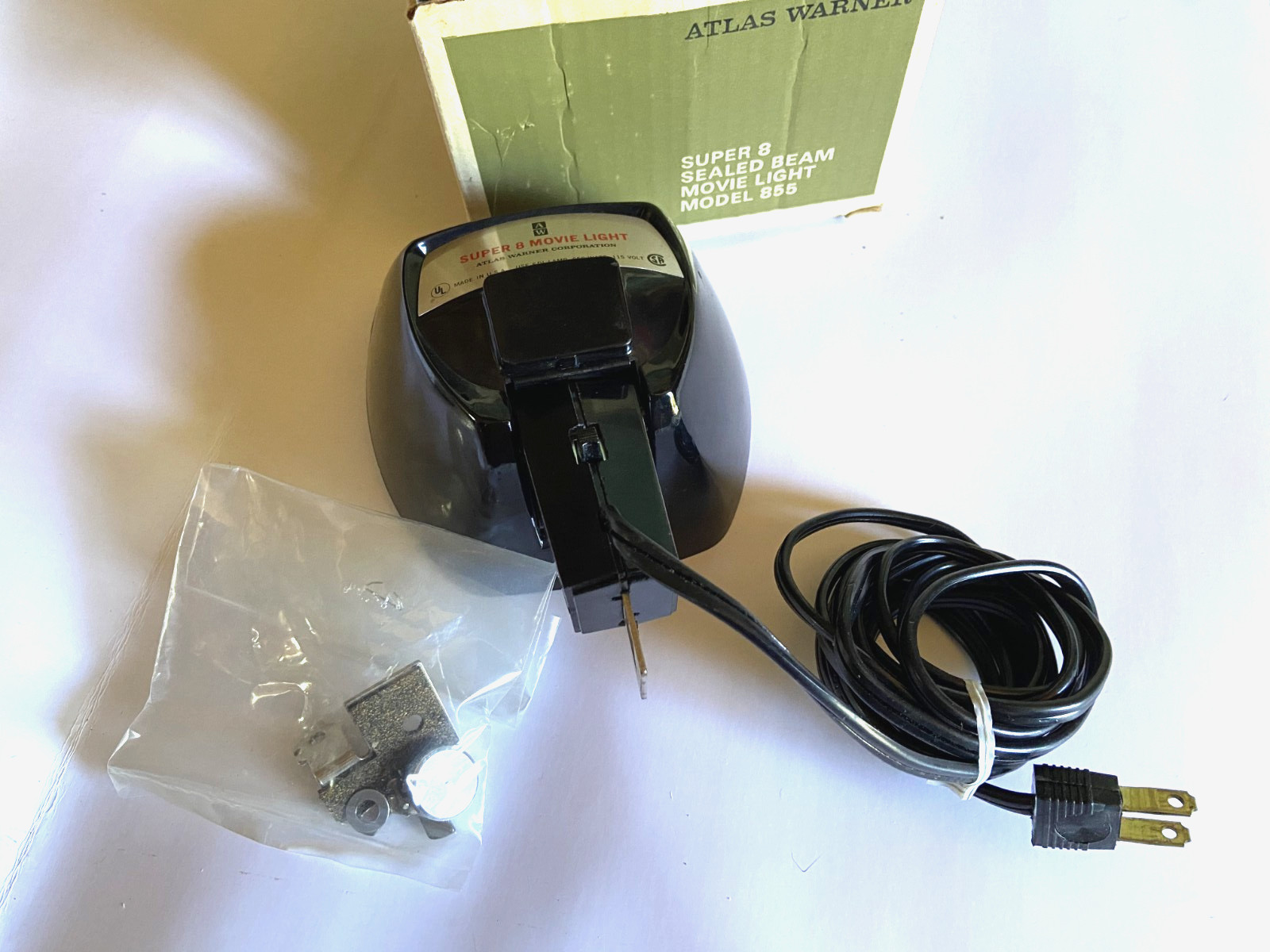 Super 8 Sealed Beam Movie Light Model 855 w/.Box NOS