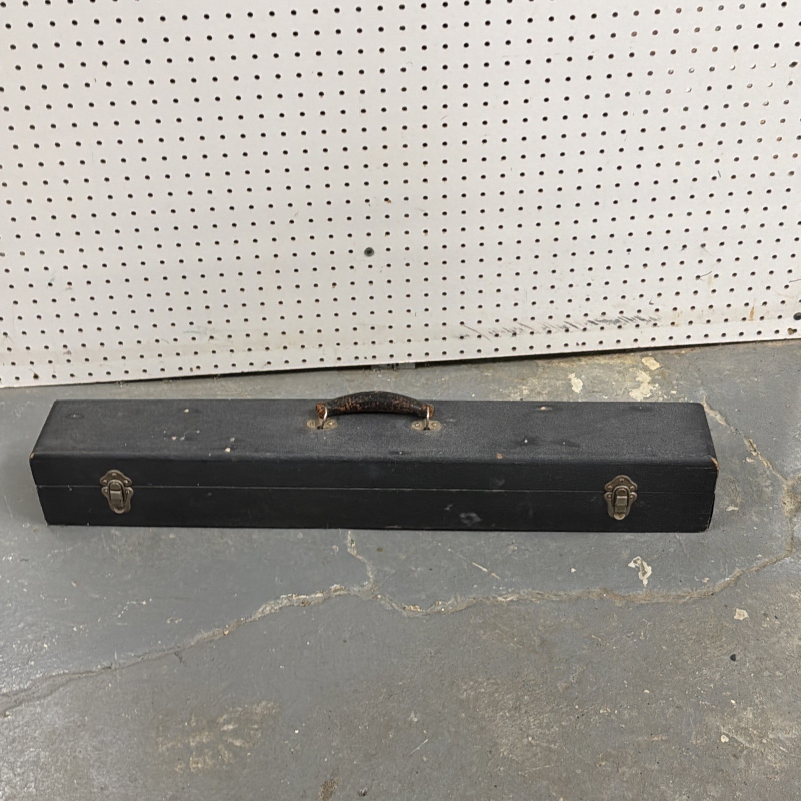 Beautiful Vintage Projection Screen BRITELITE TRUVISION Mfg. By Motion Picture