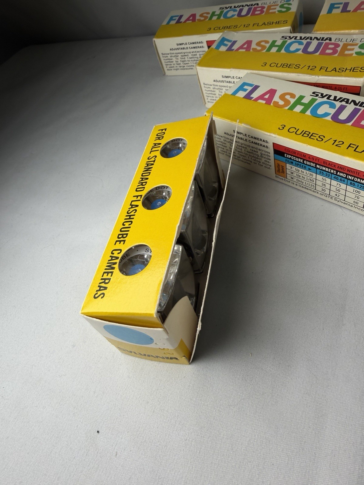 VINTAGE Sylvania Flash Cubes Blue Dot Pack of 3 – 7 Boxes 84 Flashes New!