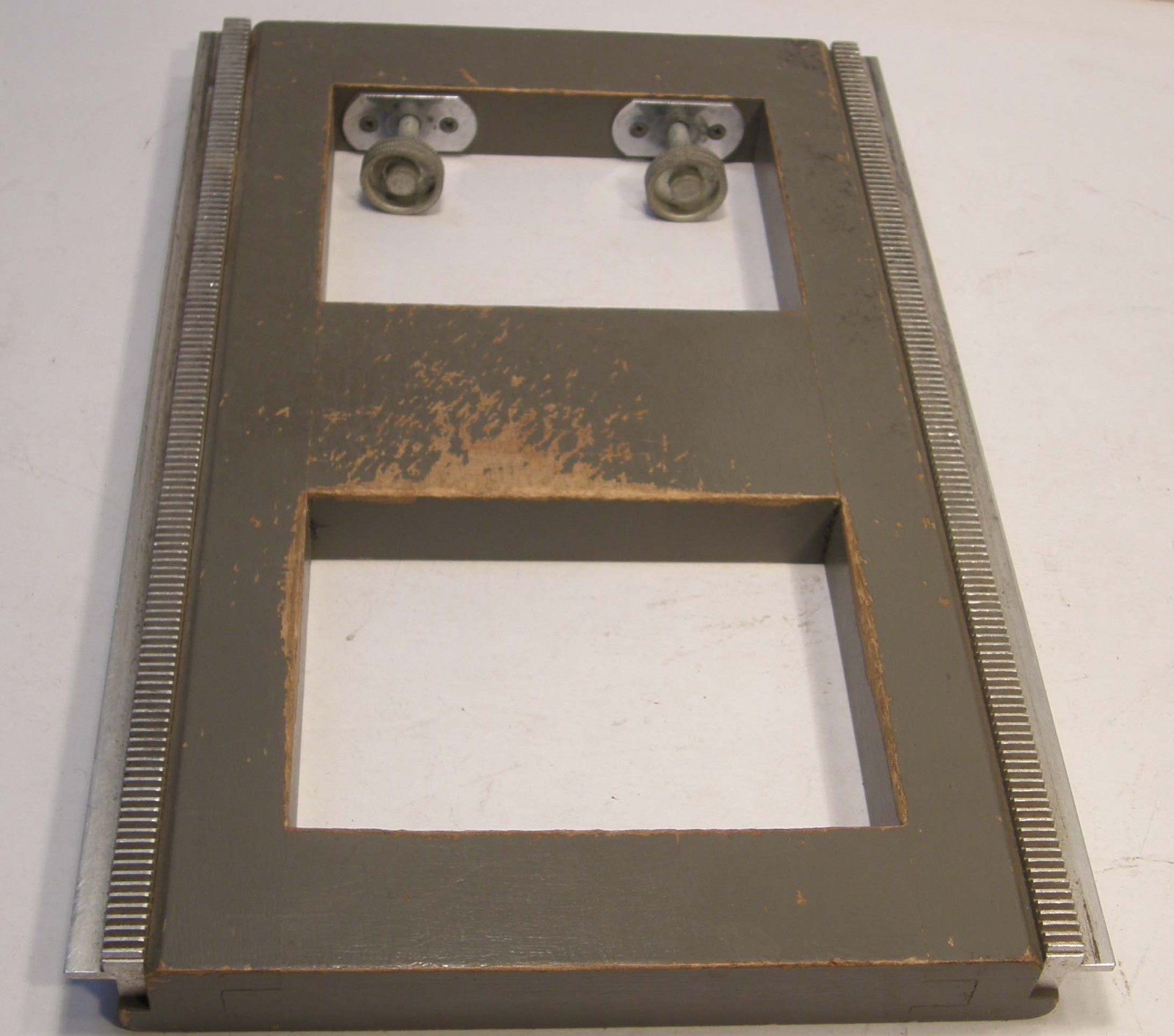 VINTAGE WOOD FOCUSING RAIL EXTENSION FOR LARGE FORMAT CAMERA GRAY PAINT 10″ X 6″