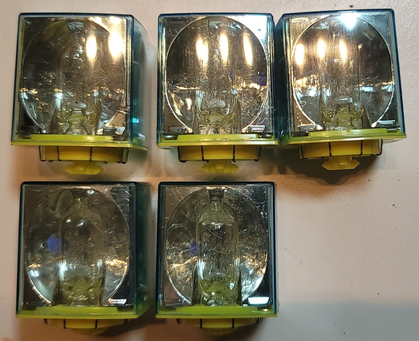 5 GE Flash Cubes & One Original Cardboard Packaging Altered – Untested