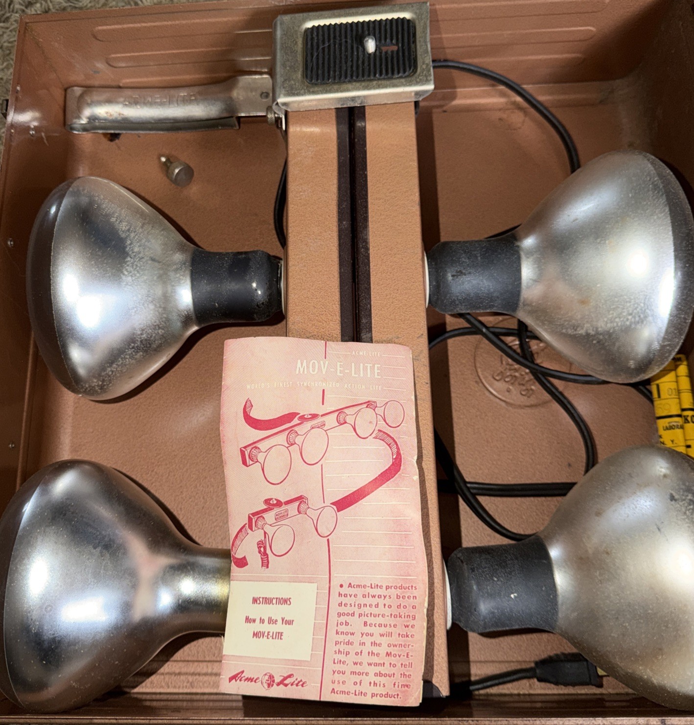 Vtg Acme Lite Mov-E-Lite Model R4 Movie Light 4 Bulb Lighting Bar w/ Case+book