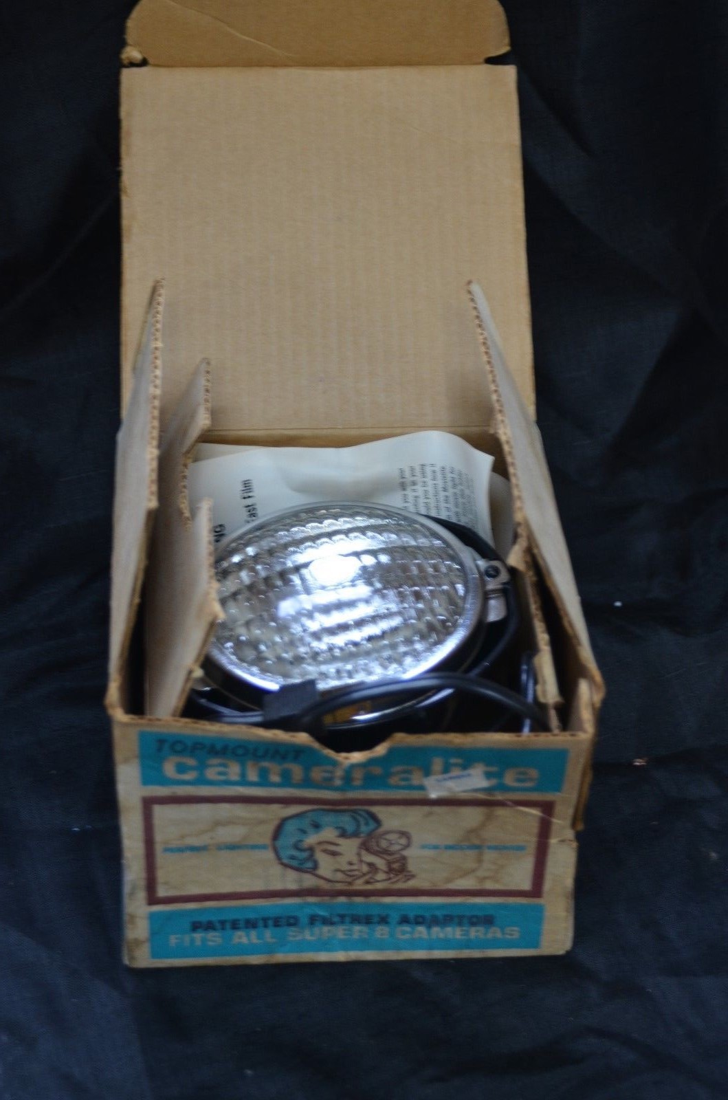 Acme-Lite Model 96 Cameralite 250 Watts 120 Volt SUPER 8 Camera NOS NEW Vintage
