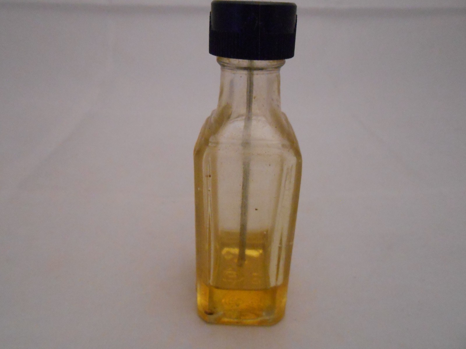 Vintage Kodascope Lubricating Oil w/Box, Partially Filled, Film/Photography