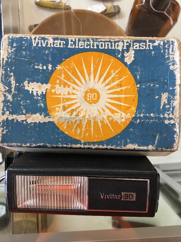 Vivitar 90 Electronic Flash in Original Box – Vintage D44