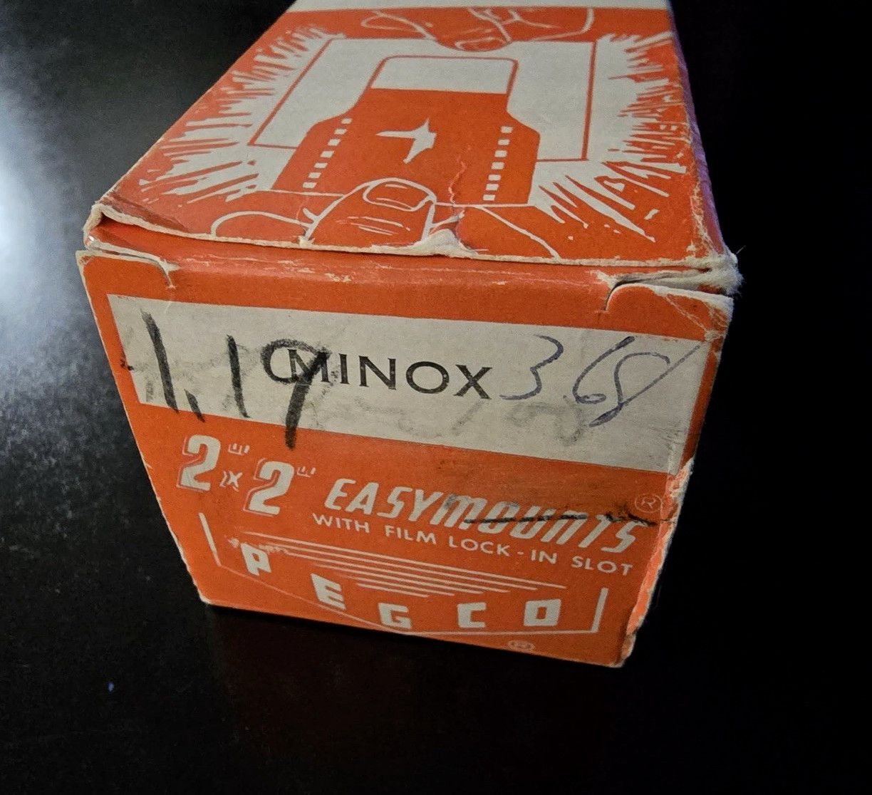 PEGCO – 2″x2″ Easymounts with Lock-In Slot – Minox 35mm Film Frames, Box (67ct)