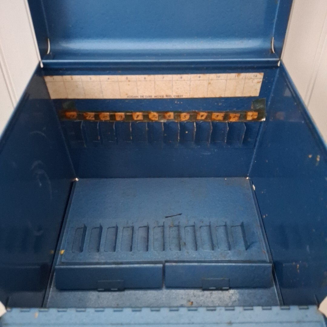 Vintage Metal Blue Logan De Luxe 8mm Movie Reel Chest Box Storage Case – 12 Slot