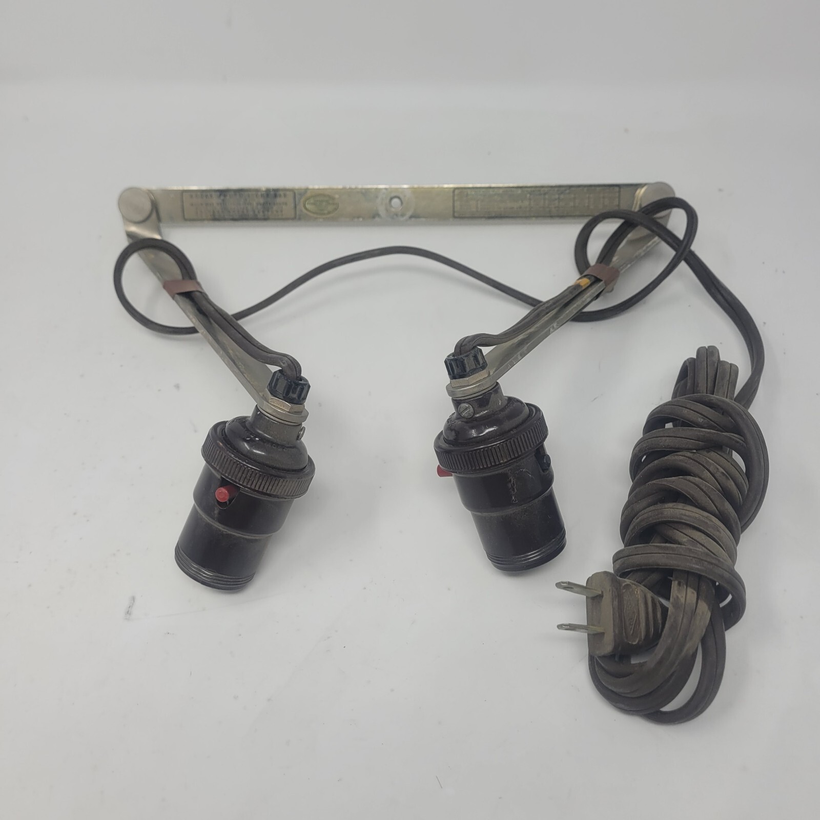 Vintage Kodak 2 Lamp PhotoLight Bar for use with 500w max photo lamps