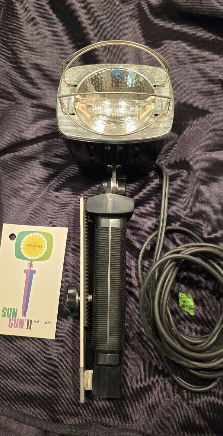 SYLVANIA Vintage Sun Gun II Movie Camera Light Model SG-55 with Original Box