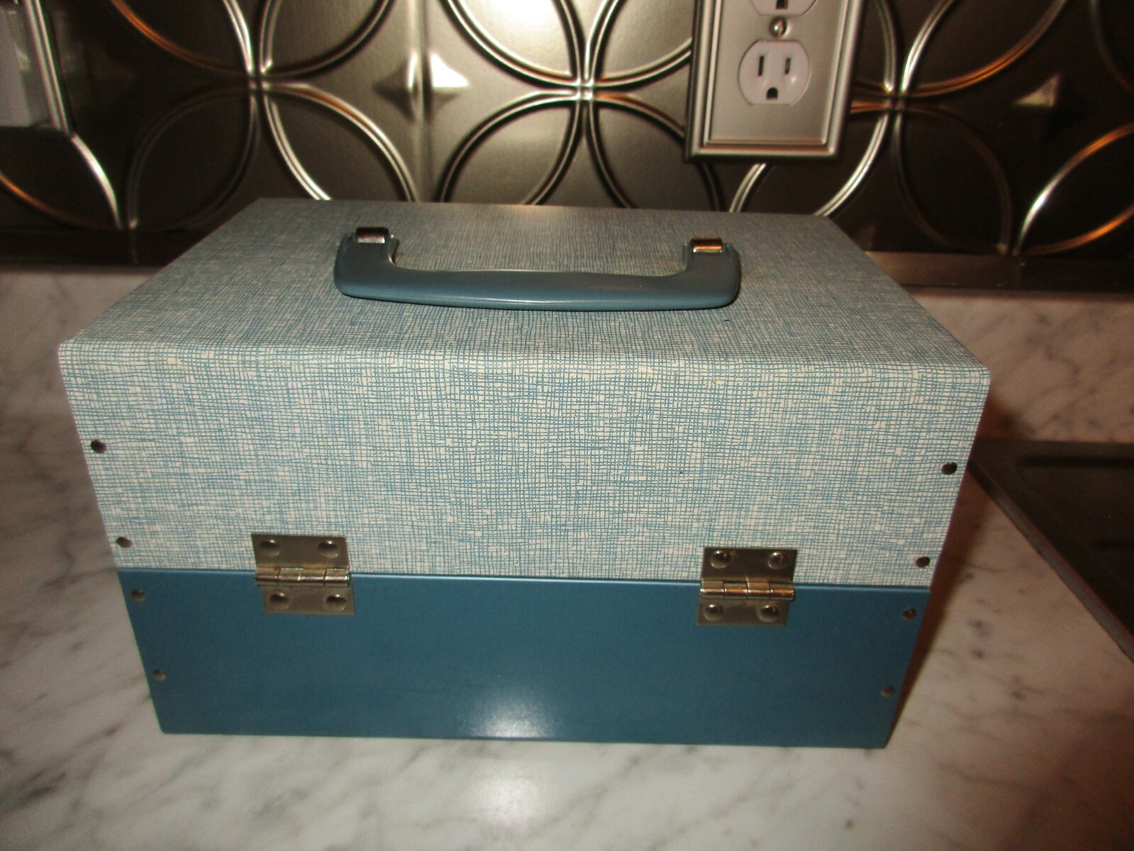 Vintage Metal Korvette Movie Reels & Carrying Storage Case