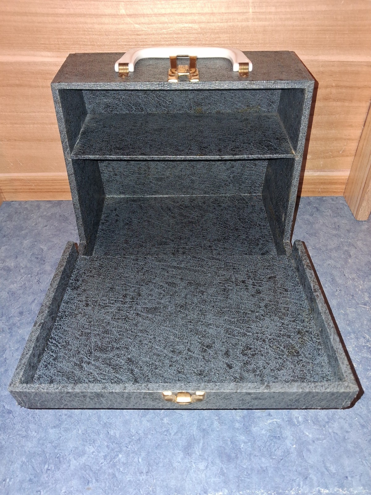 Vintage Faux Leather Carrying Case-Unknown What It Was Used For! 8.5″×9.5×7″