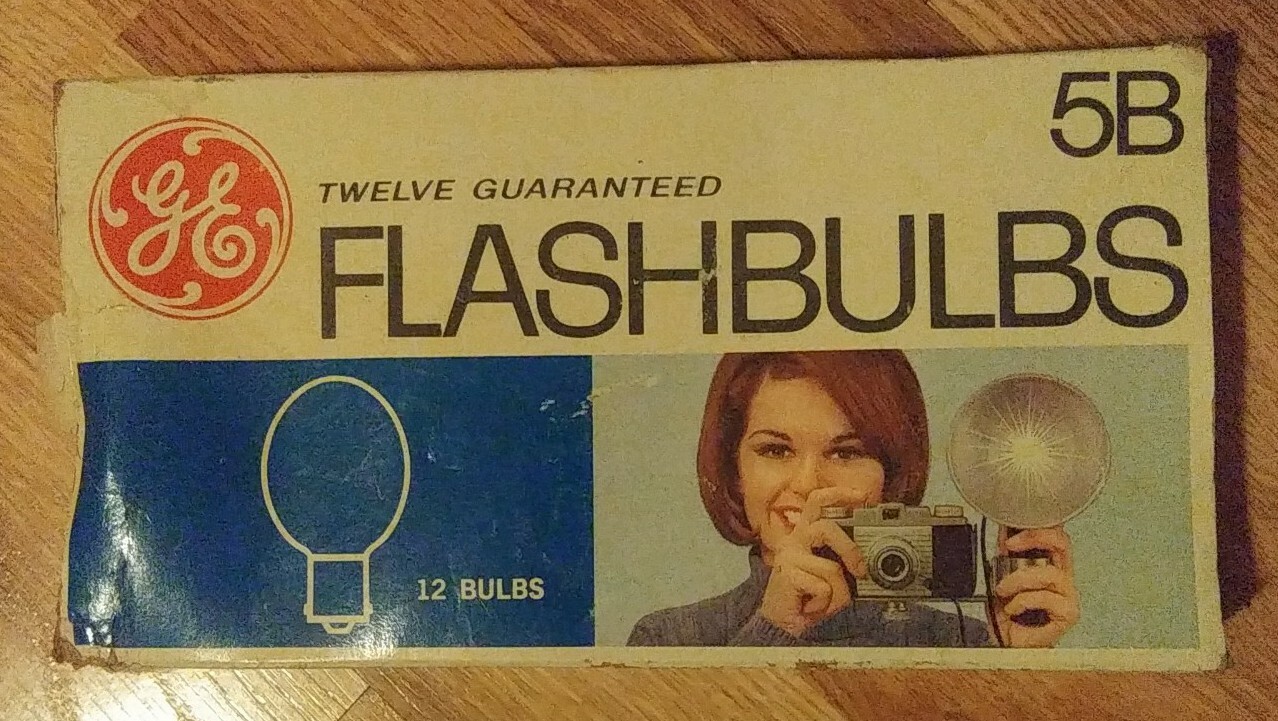 11 Vintage NOS GE Flashbulbs 5B with Original Box Made in USA