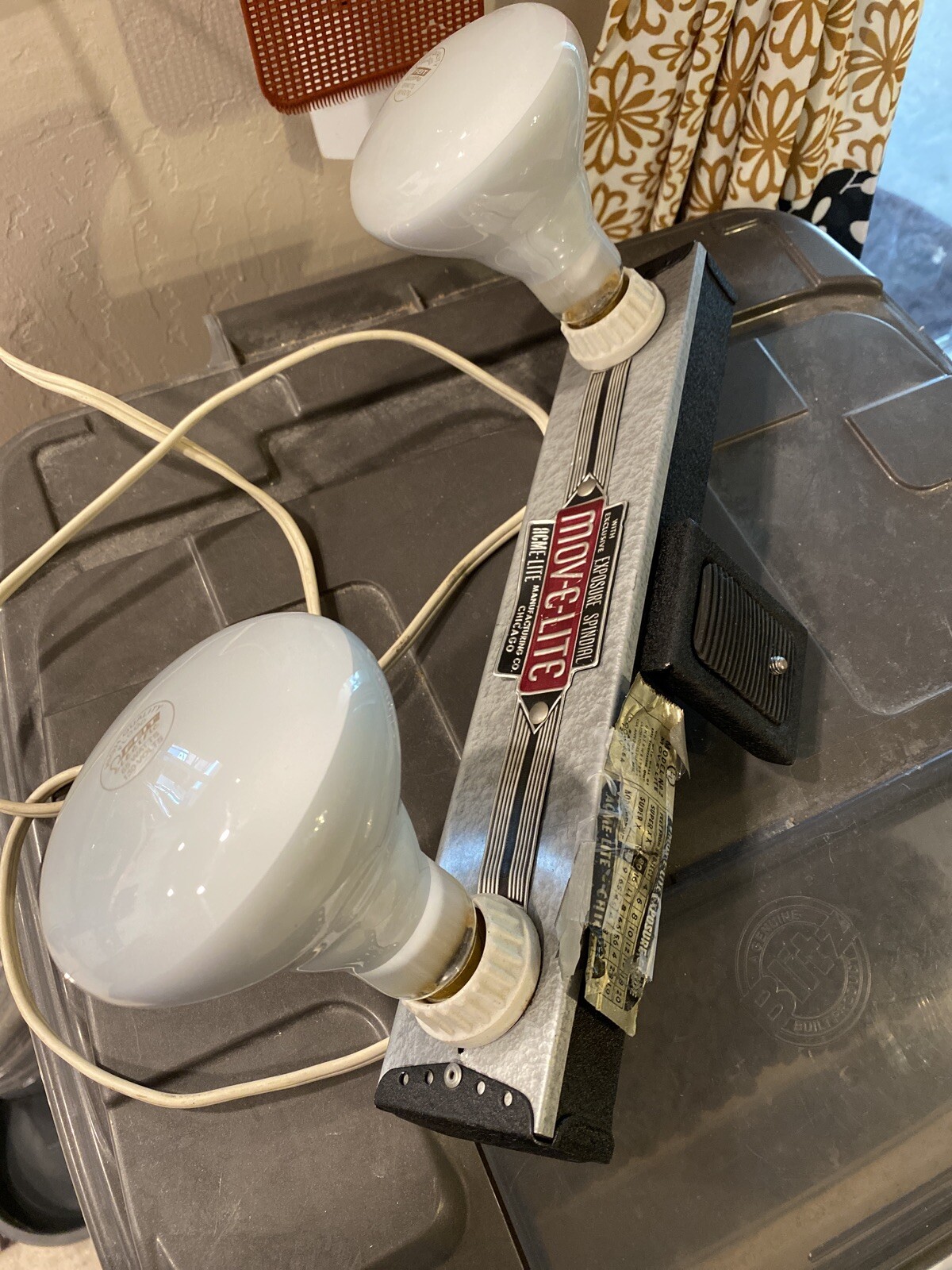 Acme-Lite Move-E-Lite Vintage Tested Works Vintage Light W/ Metal Carrying Case