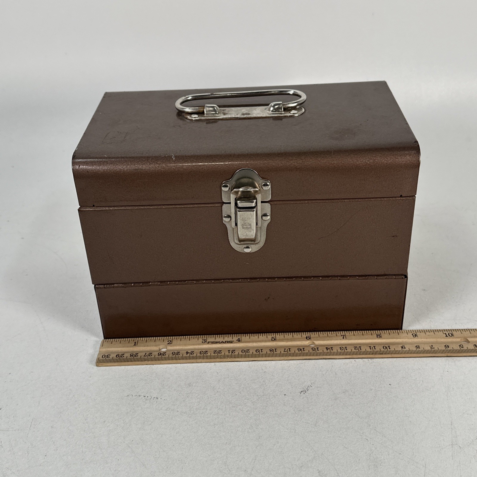 Vintage Ambassador Argus Case With Film Reels And Tin Cases Great Shape! Nice!