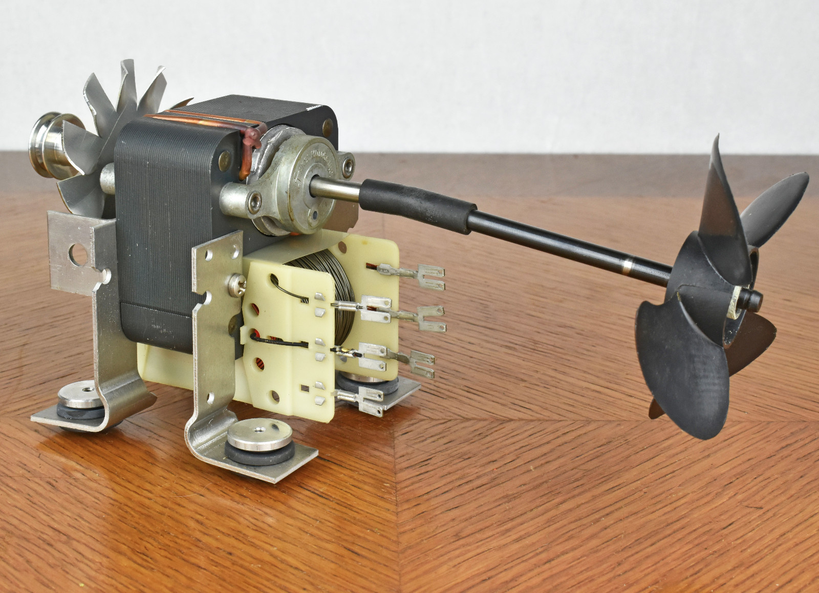 Drive Motor and Fan Replacement Part for Bell & Howell MX60 8mm Projector