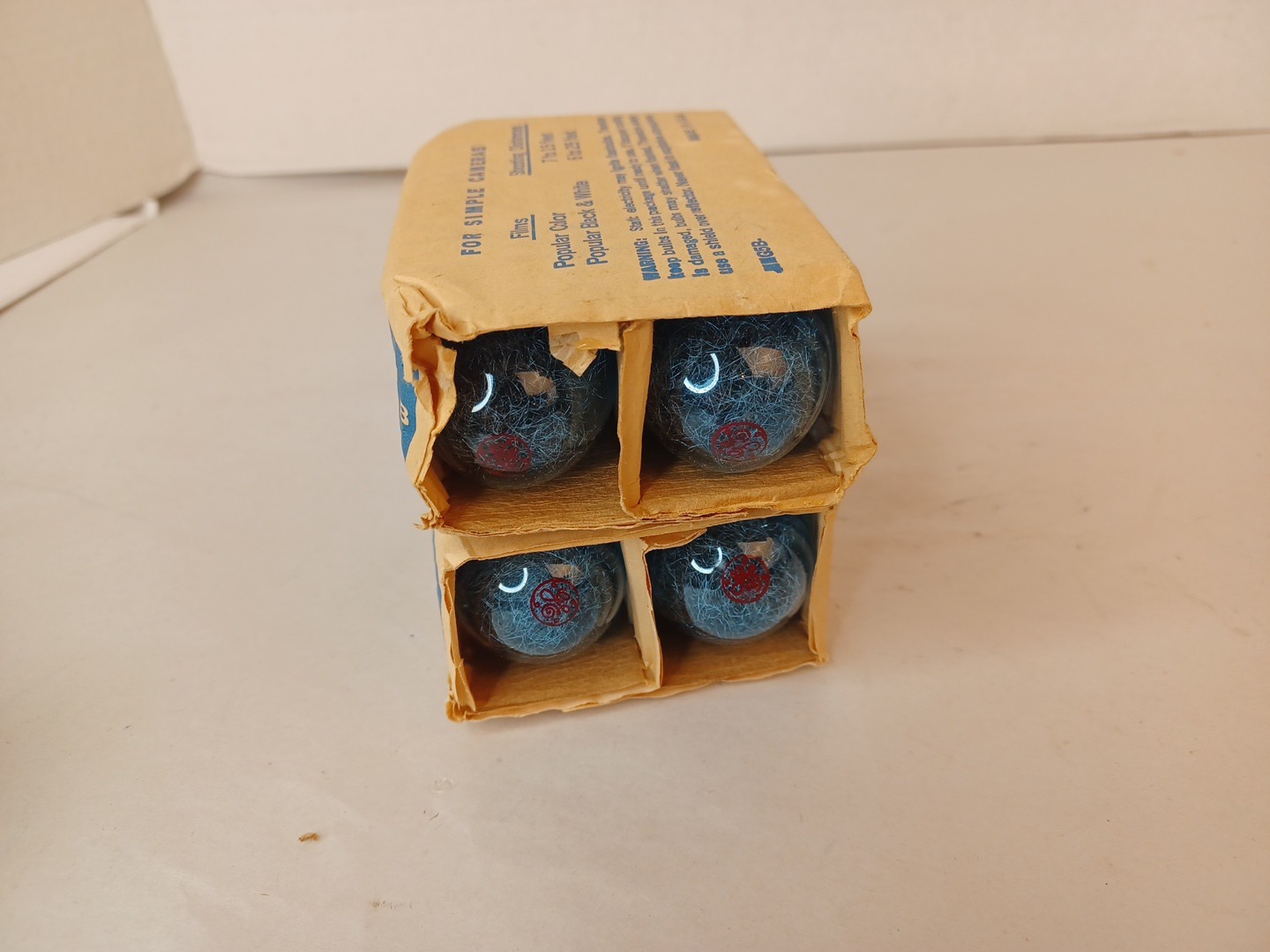 Vtg lot General Electric GE 5B Blue Camera Flash Bulbs 8 Bulbs
