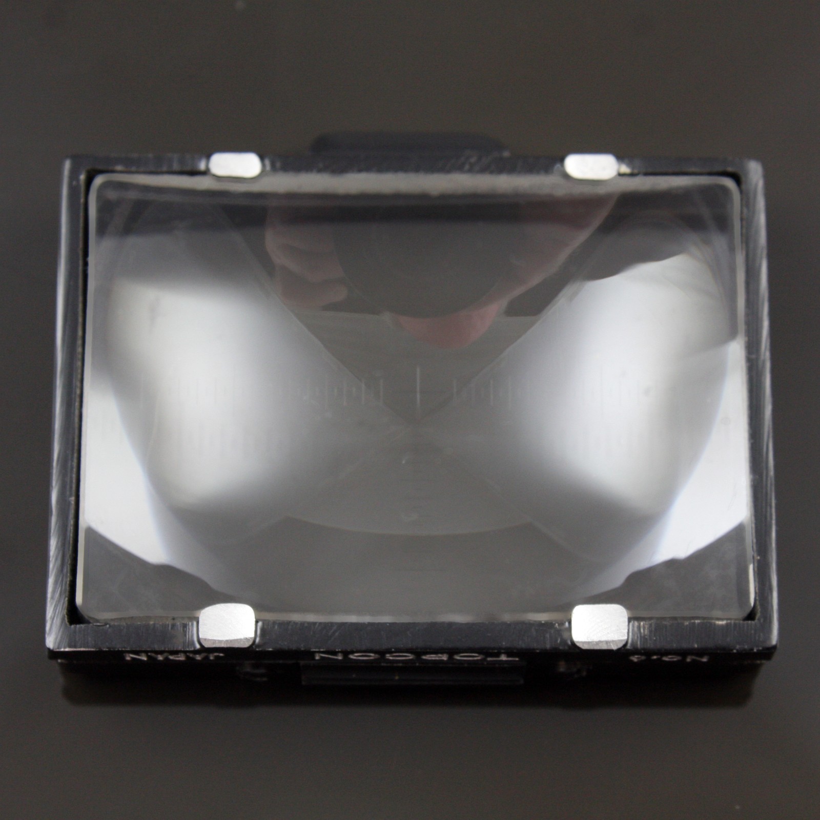 Topcon Focusing Screen No.6 – Cross-Hairs & 0.5mm Horizontal & Vertical Scales