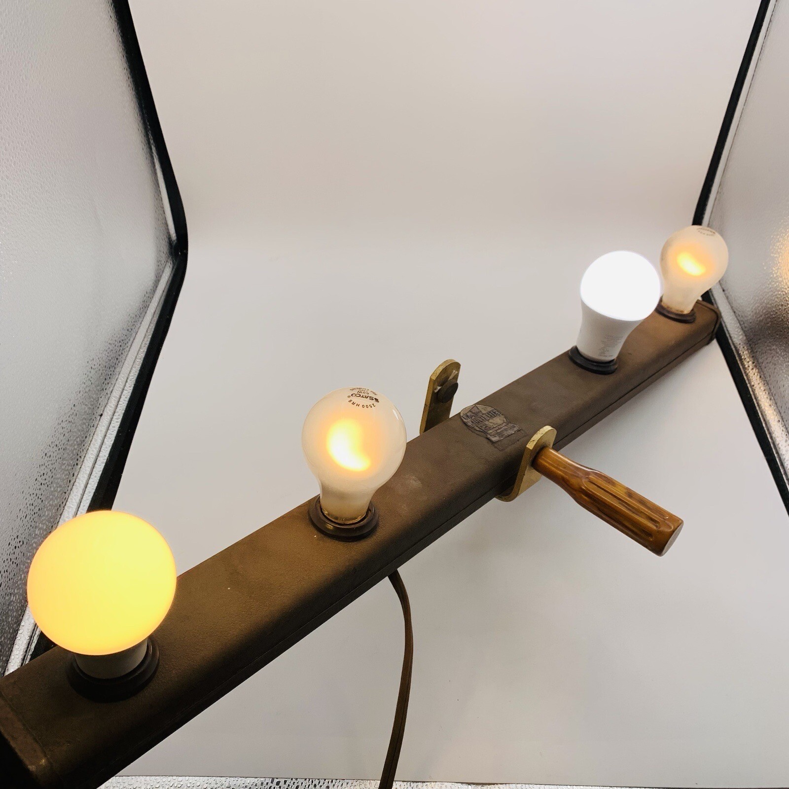 Vintage Mayfair Multi Lite Photography Light Bar 28” Long 4-Bulb WORKS 115V Max