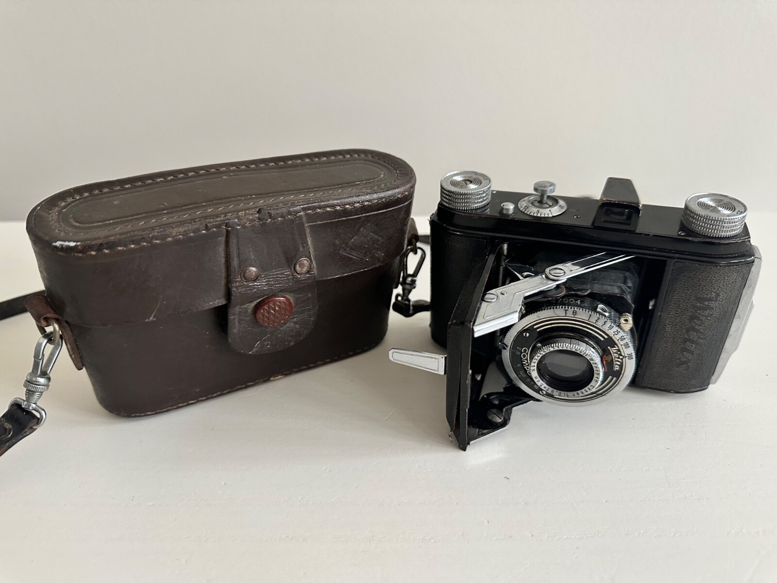Rare WWII Welta Weltix Compur Munchen Cassar Camera & Leather Case