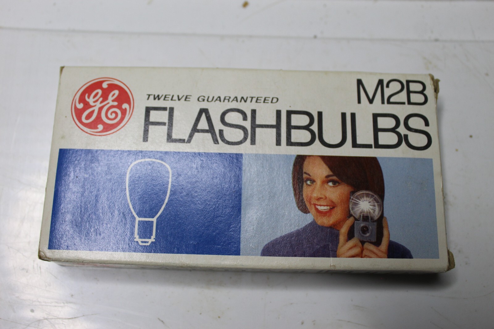 General Electric M2B Rhenium Flashbulbs Original Box w/12 Bulbs NOS