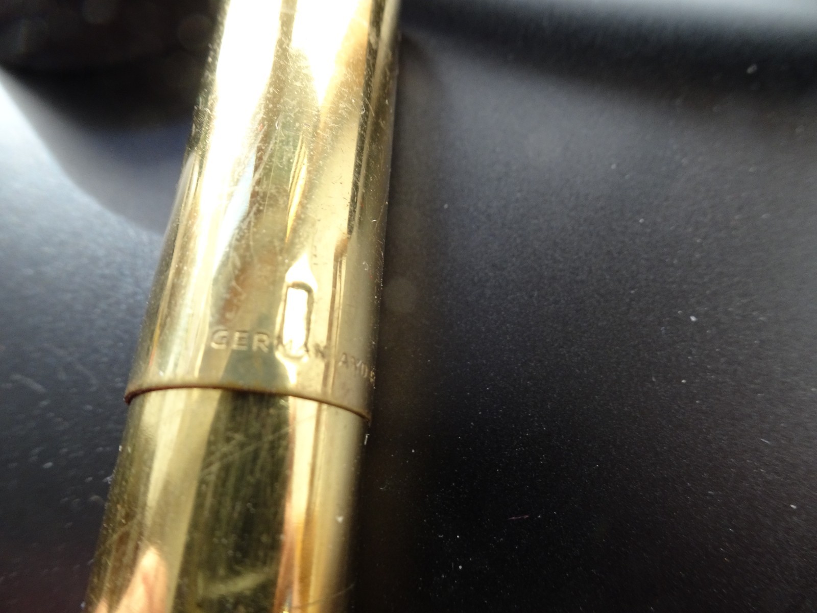 EVERS VINTAGE RETRACTABLE CAMERA BRUSH IN GOLDTONED LIPSTICK TUBE-GERMANY